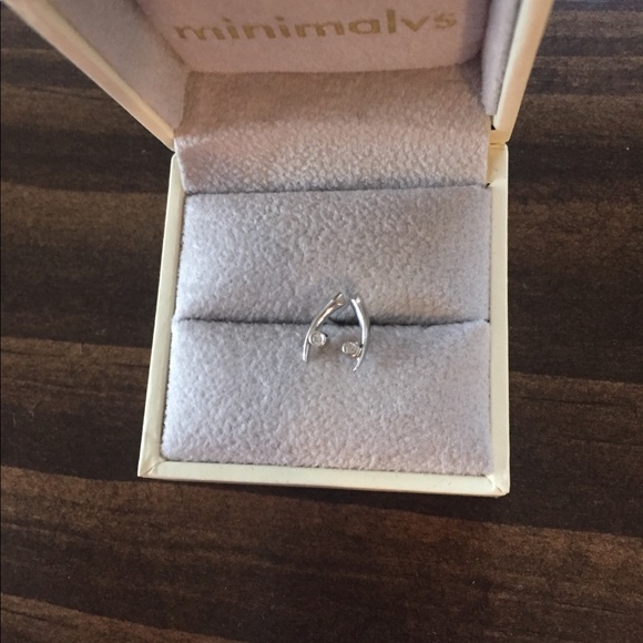 14 k White gold diamond earrings. - Picture 2 of 8